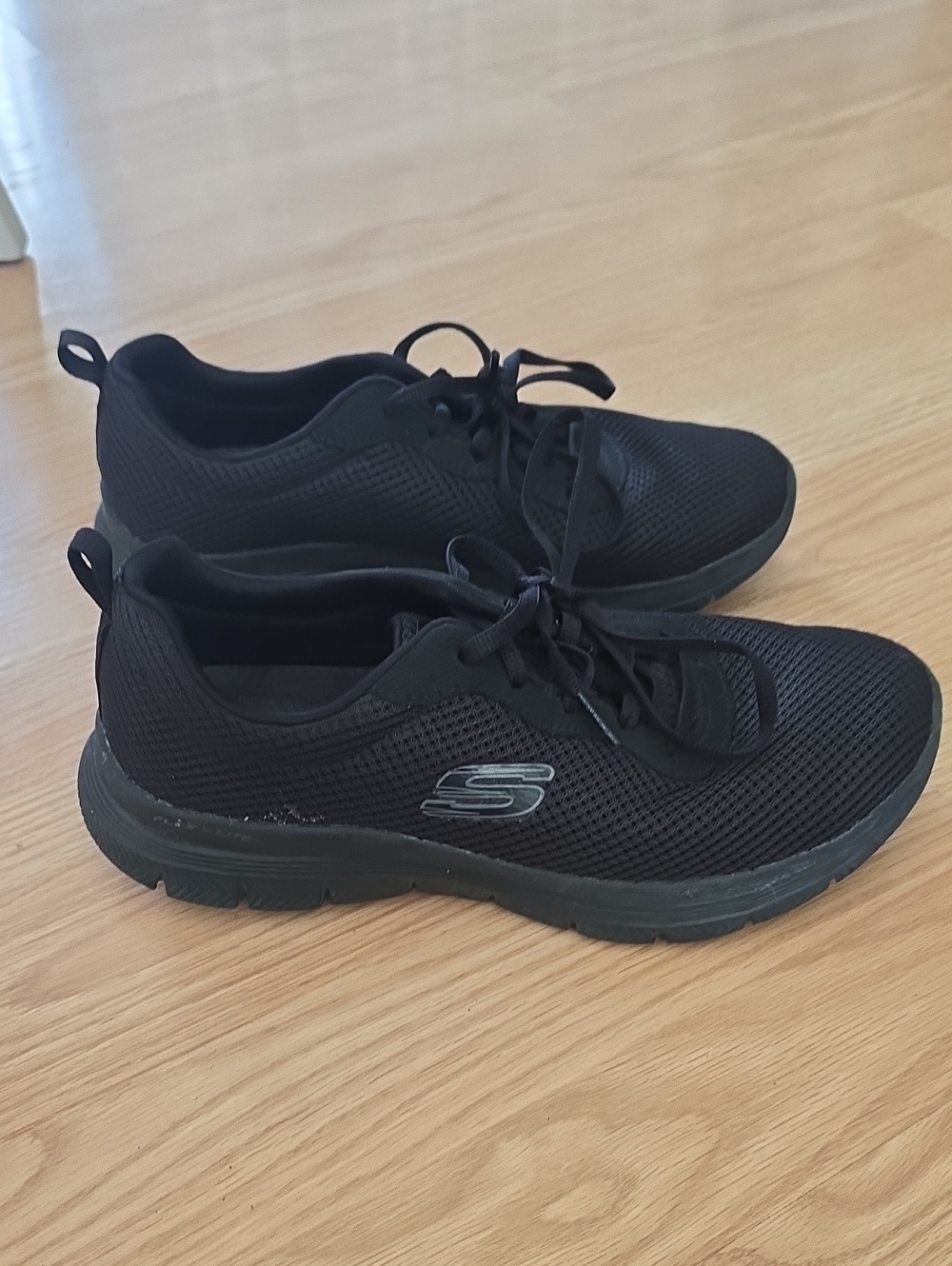 Skechers Flex-Lite Wide Fit Memory Foam Sneakers